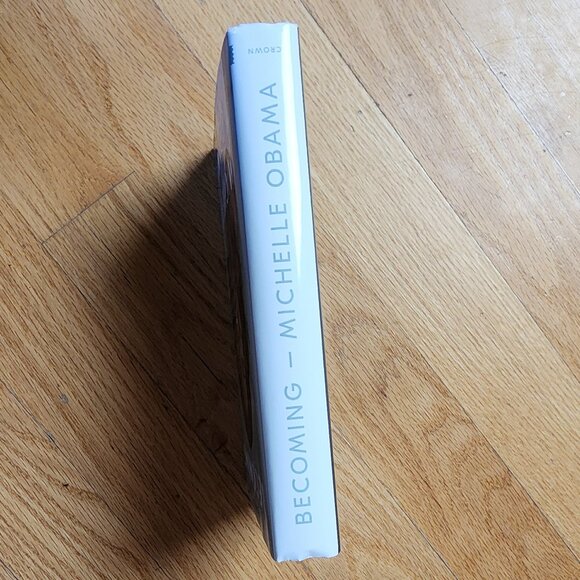 Becoming Hardcover By Michelle Obama - Picture 4 of 8